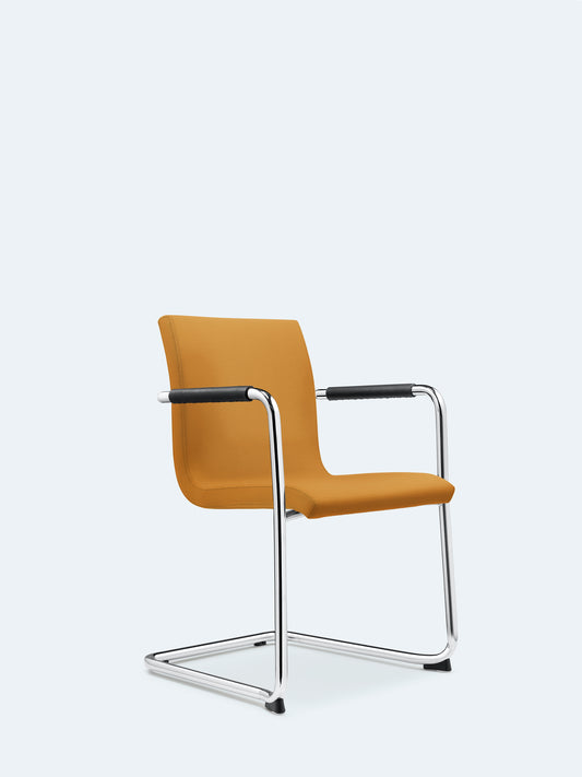 Lezgo 72 cantilever chair with leather armrests