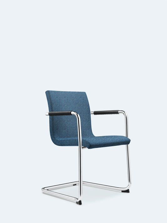 Lezgo 72 cantilever chair with leather armrests