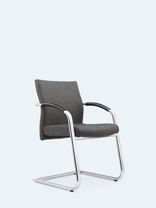 Lezgo 77 Freischwinger mit Lederarmlehnen